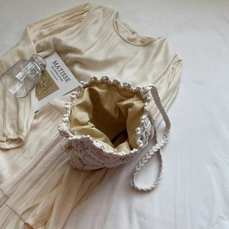 New Woven Straw Shoulder Bag Women Fashion Boho Simple Beach Bag Bucket Fashionable and Versatile for Daily Use Crossbody Bag C260327