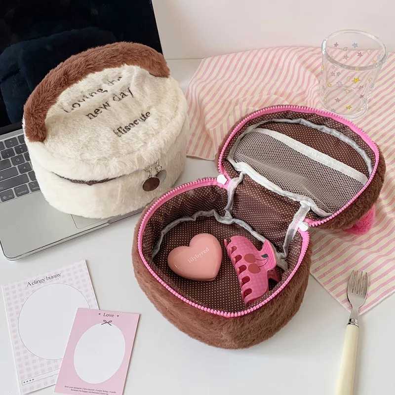 Portable Makeup Bags with Handle Plush Cosmetic Pouch Cute Zipper Bags Toiletries Organizer Bag Large Capacity Beauty Pouch D260328