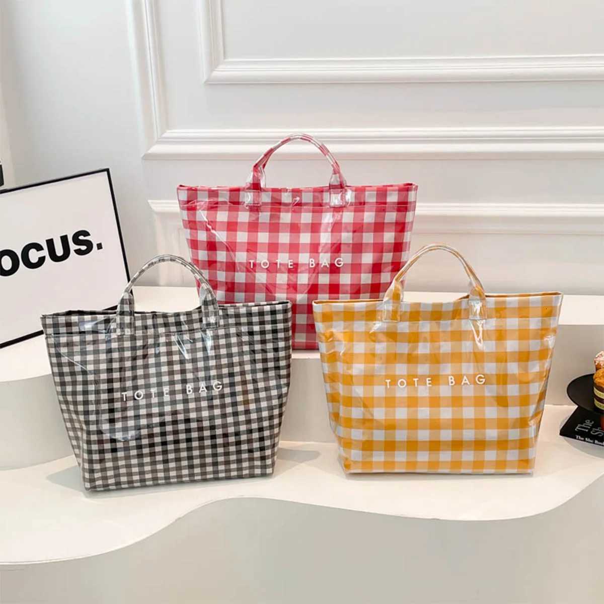 Classic Clear PVC Check Tote Bag Plaid Pattern Letter Print Lightweight Velcro Closure Large Capacity for Daily Commute Shopping C260327