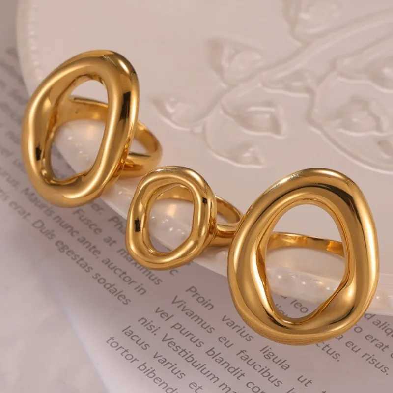 Fashion Minimalist Large Rings For Women Stainless Steel Gold Plated Waterproof Hip-hop Womens Finger Ring Aesthetic Jewelry H260328