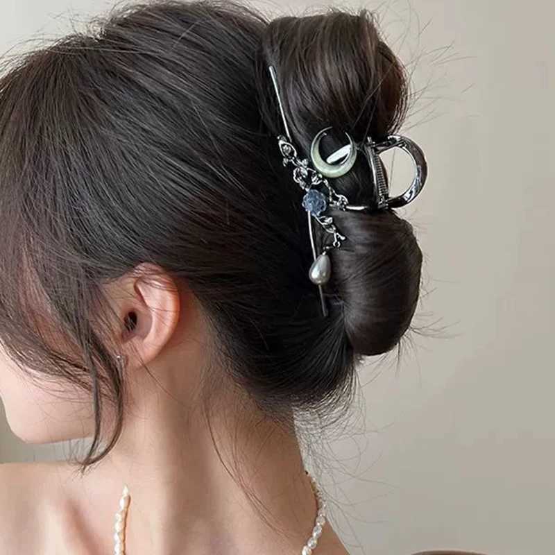Y2K Moon Flower Metal Hair Claw Crab Hairpins Hair Clips Pearl Barrettes Women Girls Korean Ponytail Clip Hair Accessories H260328