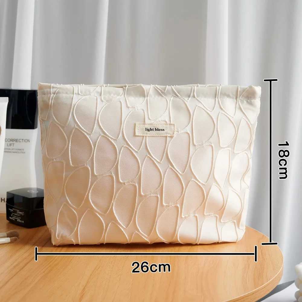 Personality Leaf Pattern Women Cosmetic Pouch Handbag Portable Travel Organizer Makeup Bag Ladies Zipper Make Up Storage Bag D260328
