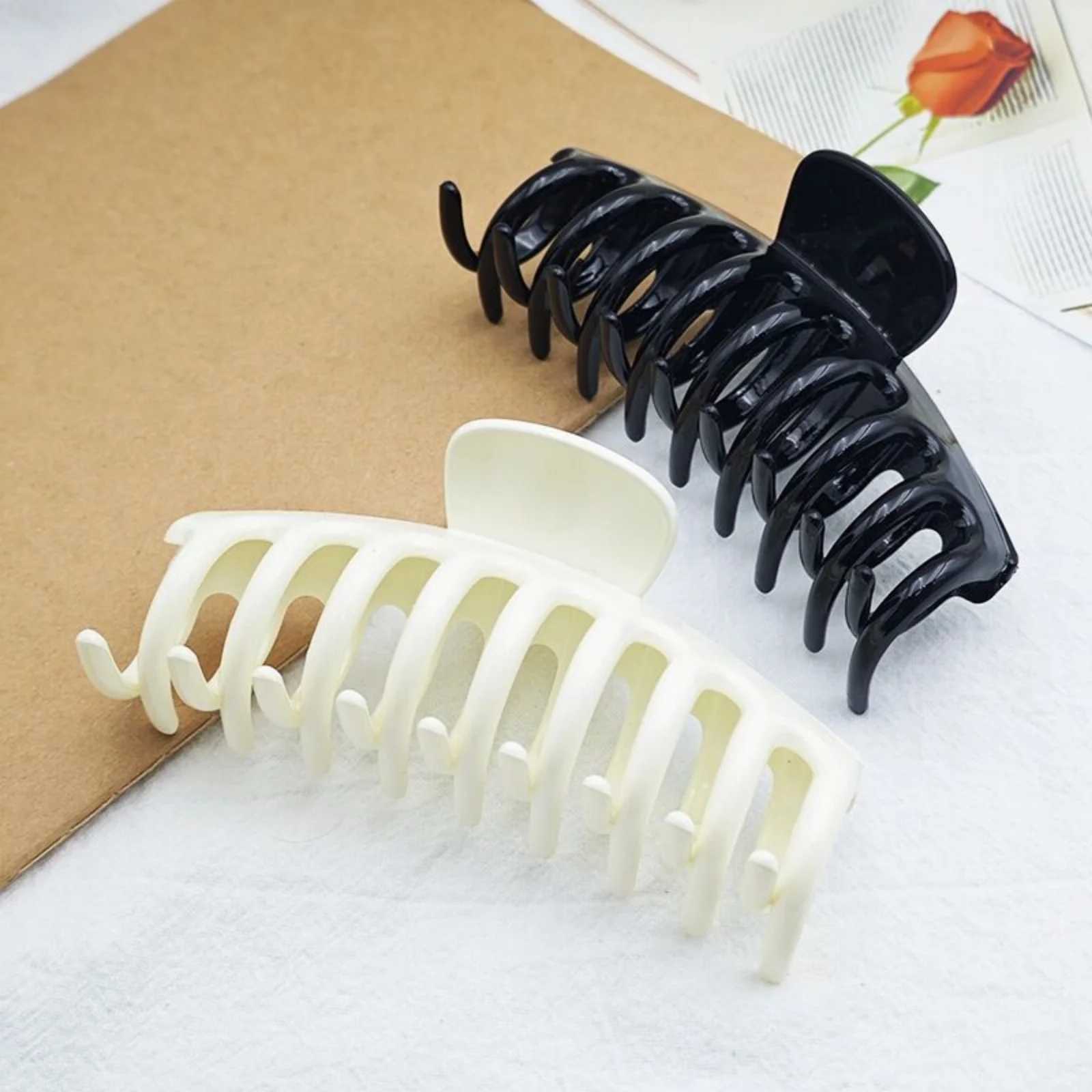 1PC Large Hair Claw Clips 4 -Piece Tortoise and Transparent Styles Fashionable Hair Accessories Ideal for Daily Casual Loo H260328