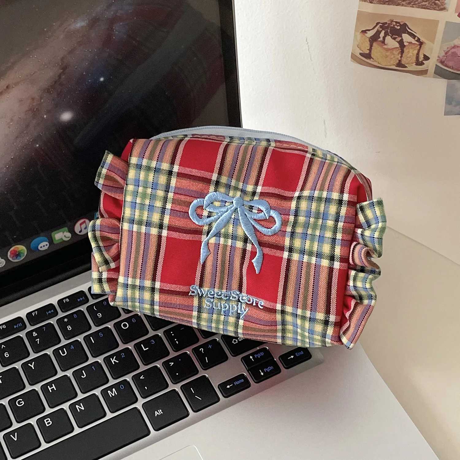 Kawaii Cosmetic Bag Plaid Bow Makeup Bag Cute Small Bag Girls Sweet Style Ruffled Makeup Trousse Maquillage Bag Organizer Pouch D260328