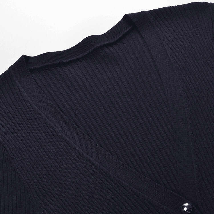 2026 CC Spring/Summer New Designer French Elegant Slimming Multi functional V-neck Long Sleeve Vertical Striped Knitted Cardigan k30 Top for Women