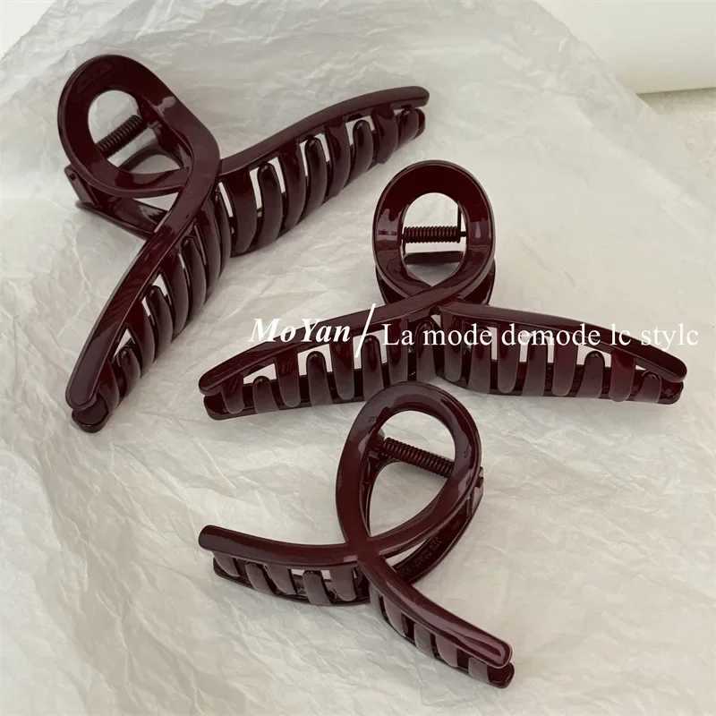 Simple fashion slightly drunk retro dark red grab clip temperament cross hairpin large back head disc hair shark clip H260328