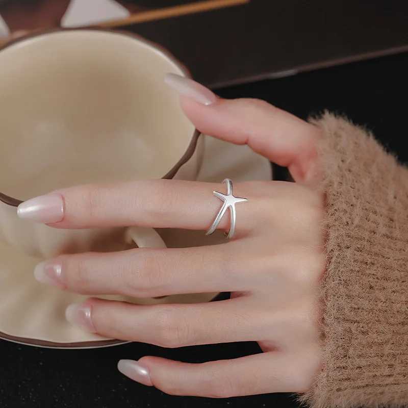 PANJBJ 925 Sterling Silver Starfish Line Ring For Women Hip Hop Frosting Ins Asymmetric Hollow Out Jewelry Gift Dropshipping H260328