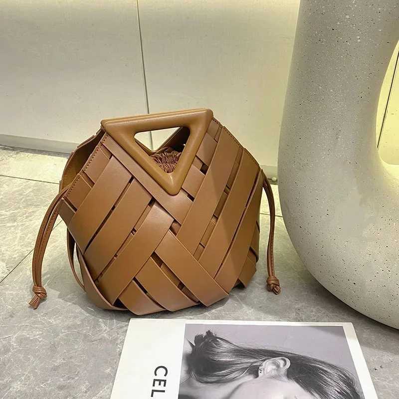Trendy Vegan Leather Woven Tote Bag for Women Top Handle Purses and Handbags Fashionable Crossbody Shoulder Bag Tote Purses 2025 C260327