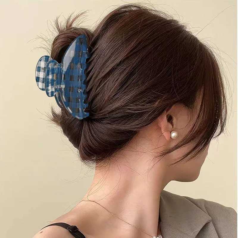 Deep Blue Crystal Textured Plaid Spliced Flower Hair Clip Vintage WomenS Bun Hair Quality Shark Clip Hair Accessory H260328
