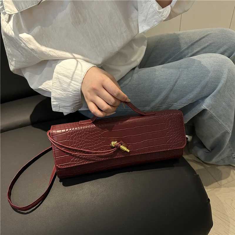 Woven Handbag 2025 New Soft Leather Evening Bag Fashionable and Versatile Horizontal Carrying Crossbody Bag C260327