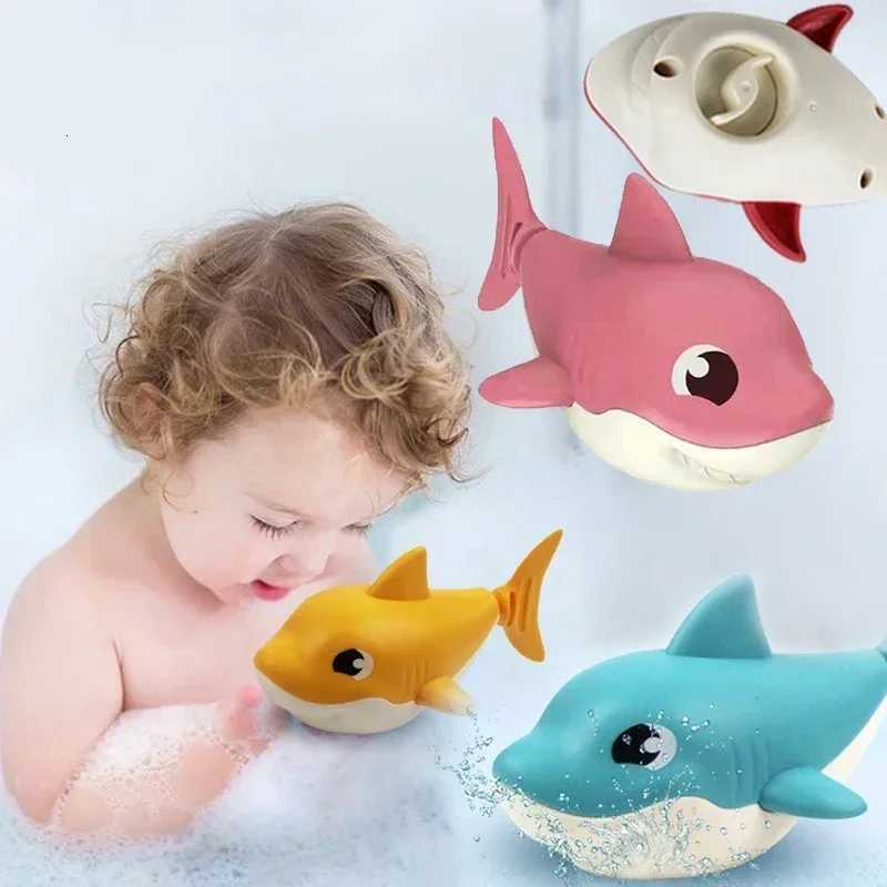 Baby Summer Cartoon Shark Water Play Toy with Wind Up Chain Outdoor Beach Swimming Clockwork Toys Baby Bathroom Toy for Children Z260328