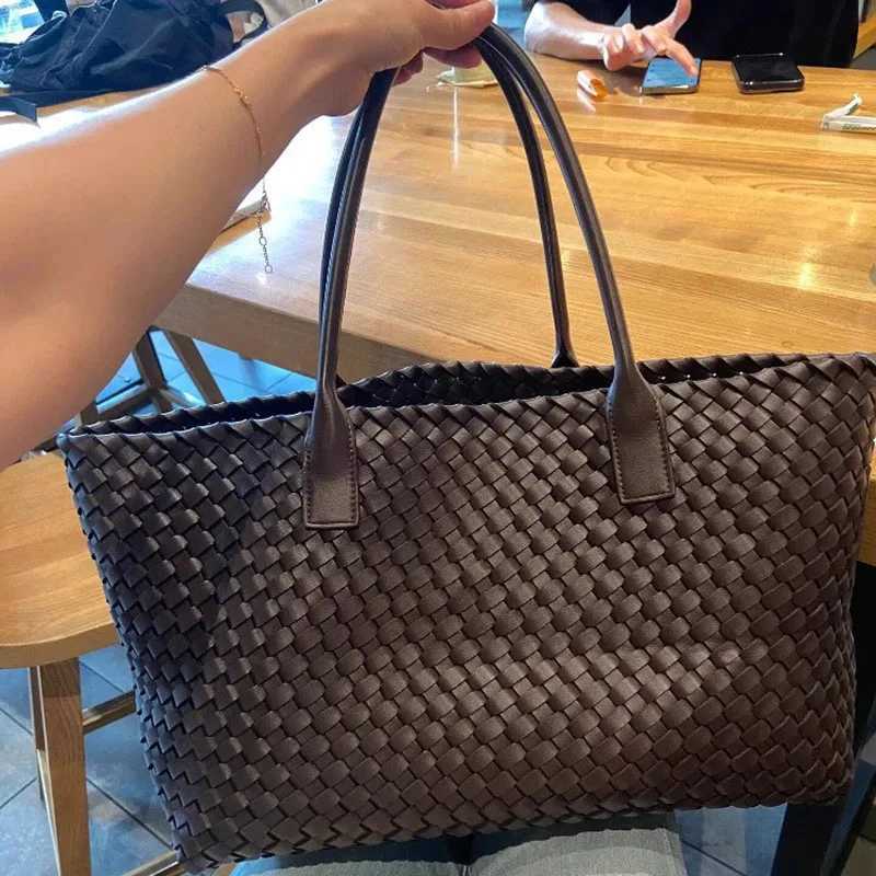 2025 Autumn/Winter New Fashion Big Bag Large Capacity Woven Bag WomenS Handbag Neutral Tote Bag Pu Shoulder Bag C260327