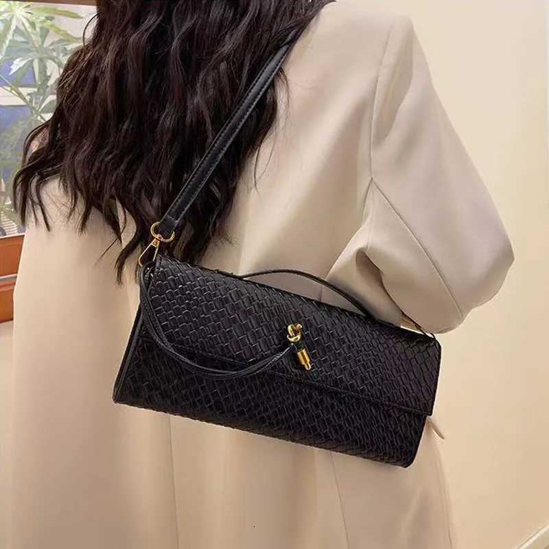 2025 new woven pattern handbag womens pure color simple commuting banquet two-in-one bag PU single shoulder cross-body bag C260327