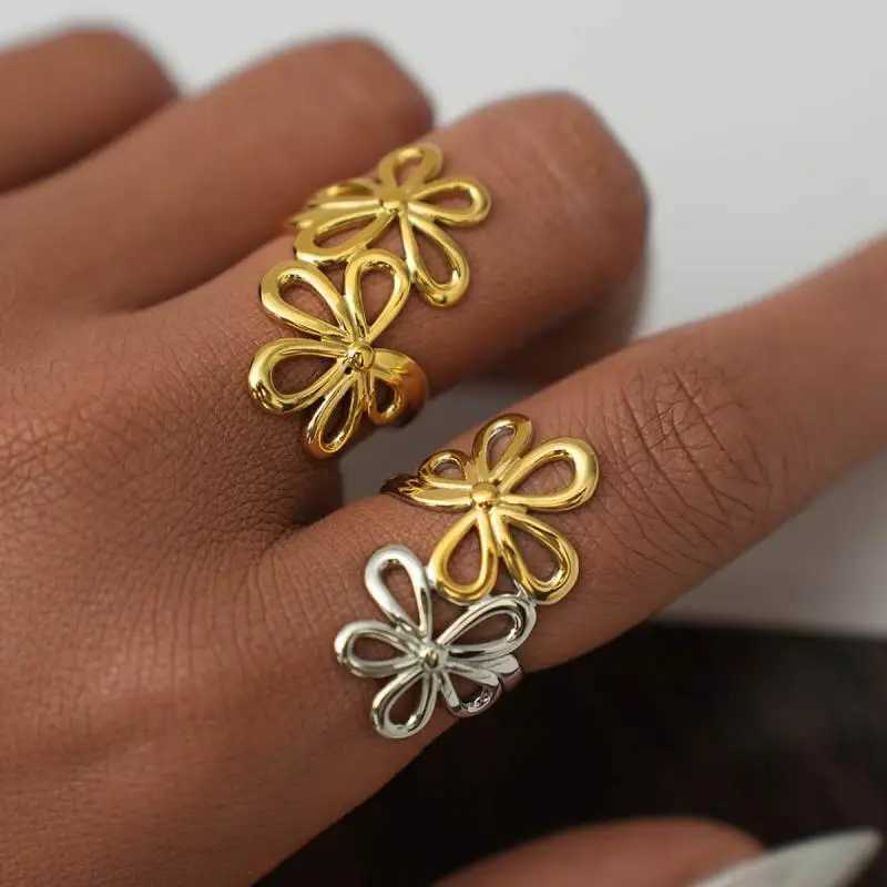 Stainless Steel Daisy Flower Rings for Women Men Vintage Irregular Flower Geometric Hollow Open Rings Trendy Charm Jewelry Gift H260328