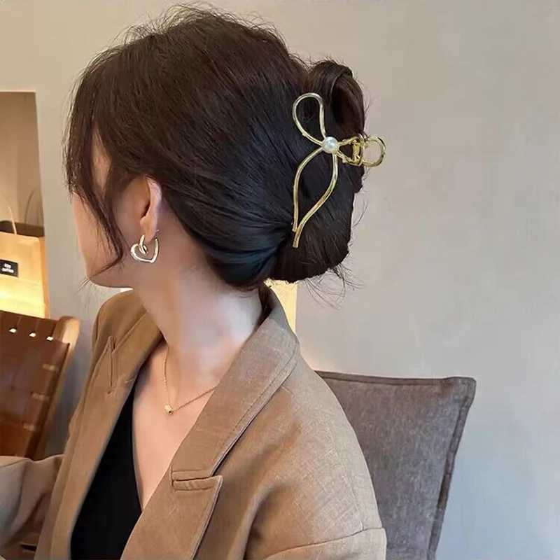 New Exquisite Imitation Pearl Hair Claw Clip Trendy Metal Bow hair Crabs Hairpins Barrettes for Women Hair Accessories Headwear H260328