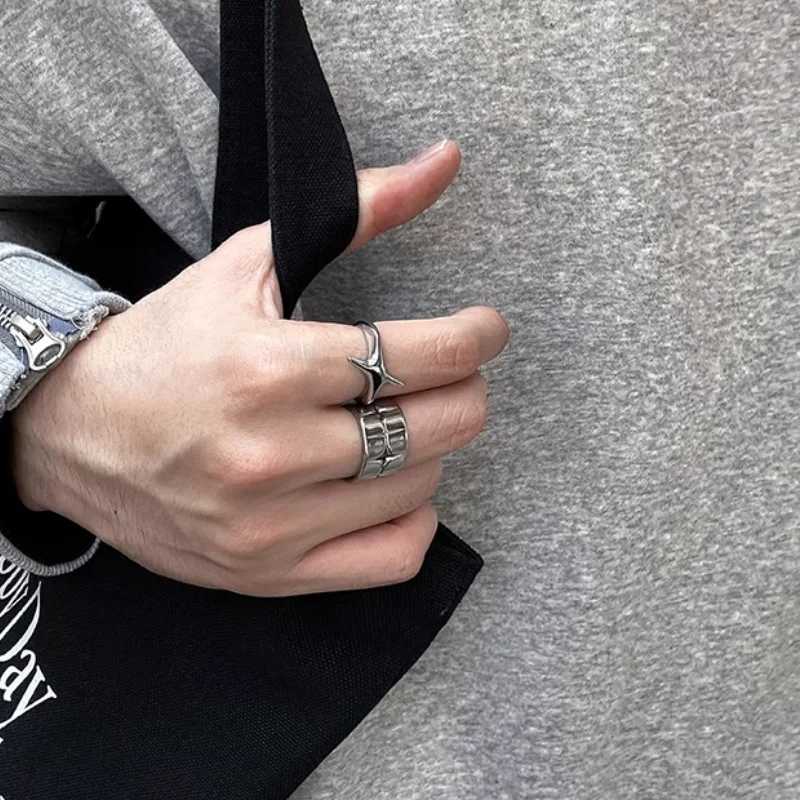 Fashion Retro Silver Color Cross Star Rings for Women Men Punk Gothic Couple Rings Festivals Party Jewelry Daily Accessories New H260328