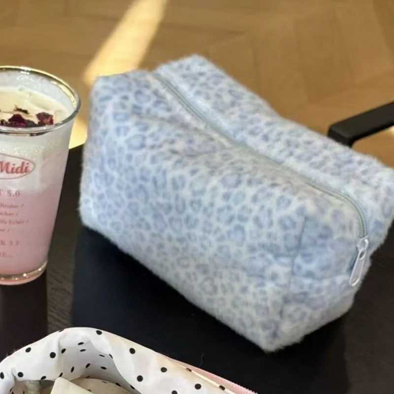 Durable Fuzzy Makeup Bag Large Capacity Leopard Print Toiletry Organizer Pink Blue Cosmetic Bag Girls Travel Storage Pouch Case D260328