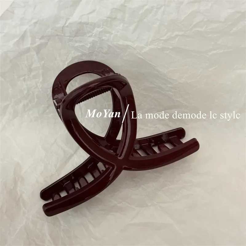 Simple fashion slightly drunk retro dark red grab clip temperament cross hairpin large back head disc hair shark clip H260328