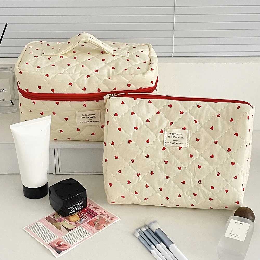 Fashion Ins Heart Women Quilting Makeup Bag Large Capacity Toiletry Cosmetic Storage Pouch Handbag Ladies Zipper Makeup Bag D260328