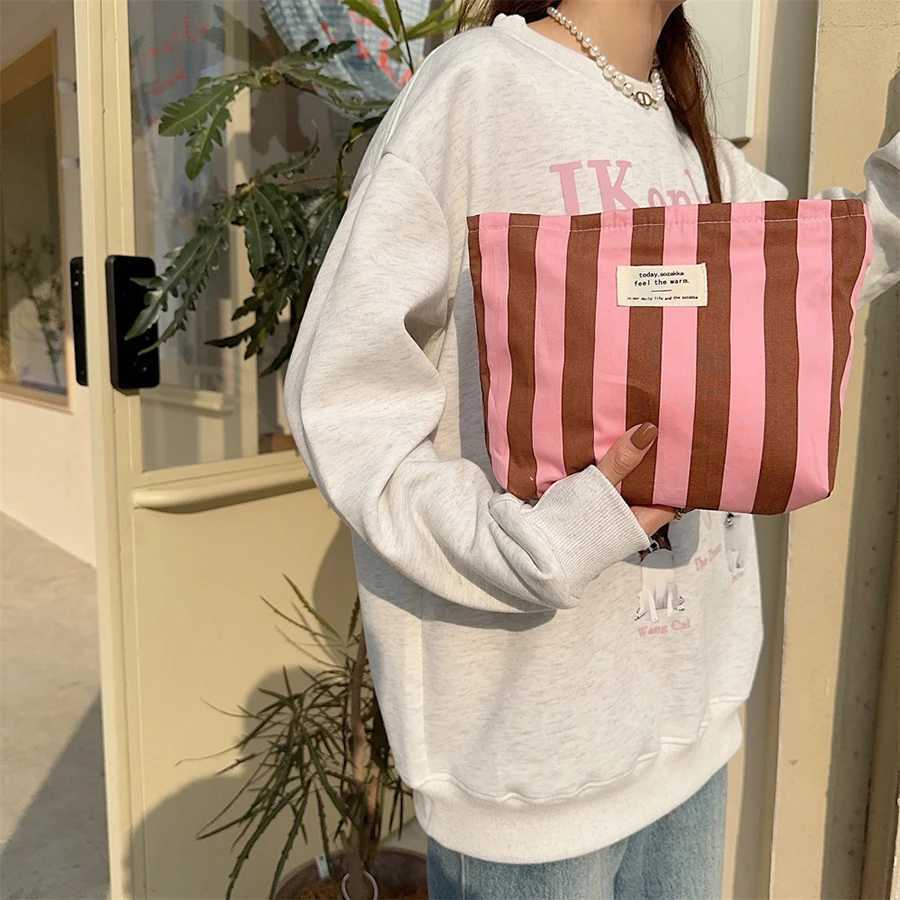 Contrast Color Womens Stripe Storage Bags Cute Large Capacity Female Cosmetic Bag Makeup Case Canvas Clutch Purse Handbags D260328
