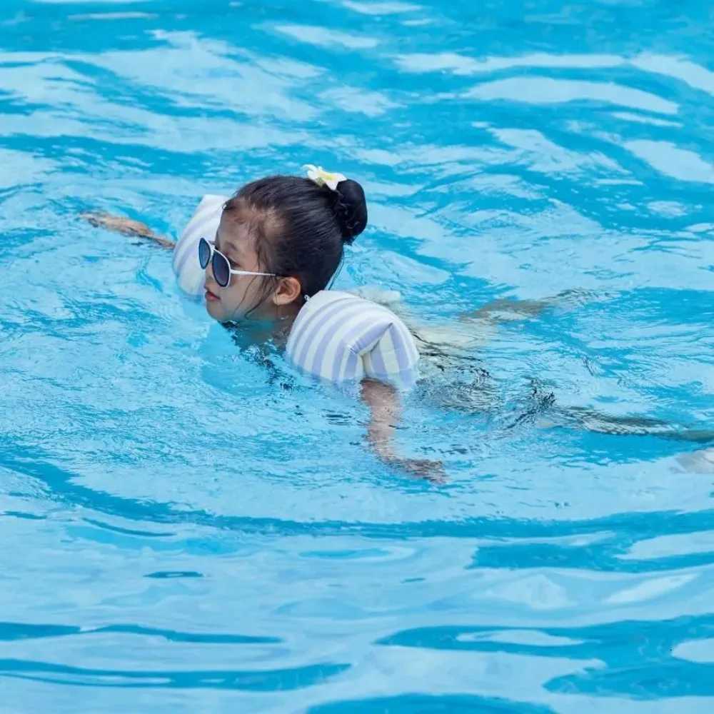 Rooxin Baby Swimming Ring Pool Floats for Adult Child Swim Tube Water Play Equipment Inflatable Buoys Swimming Armbands Z260328