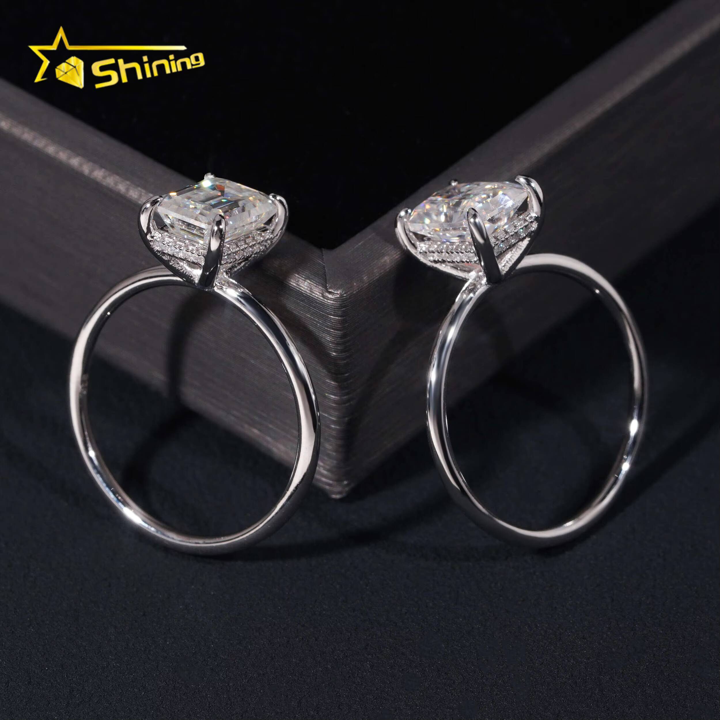 Woman Engagement 4 Prongs 2 Emerald Cut Moissanite Rings 18K Gold Plated Moissanite Jewelry Wholesale