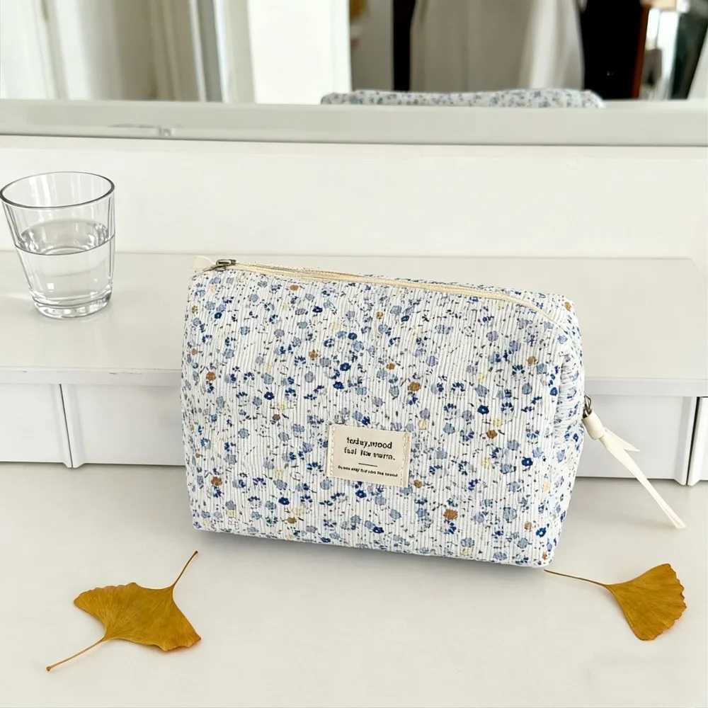 Organizer for Handbag For Traveling Travel Organizers Large Toilet Kit Womens Toiletry Bag Womens Necessaire Pouch Cosmetics D260328