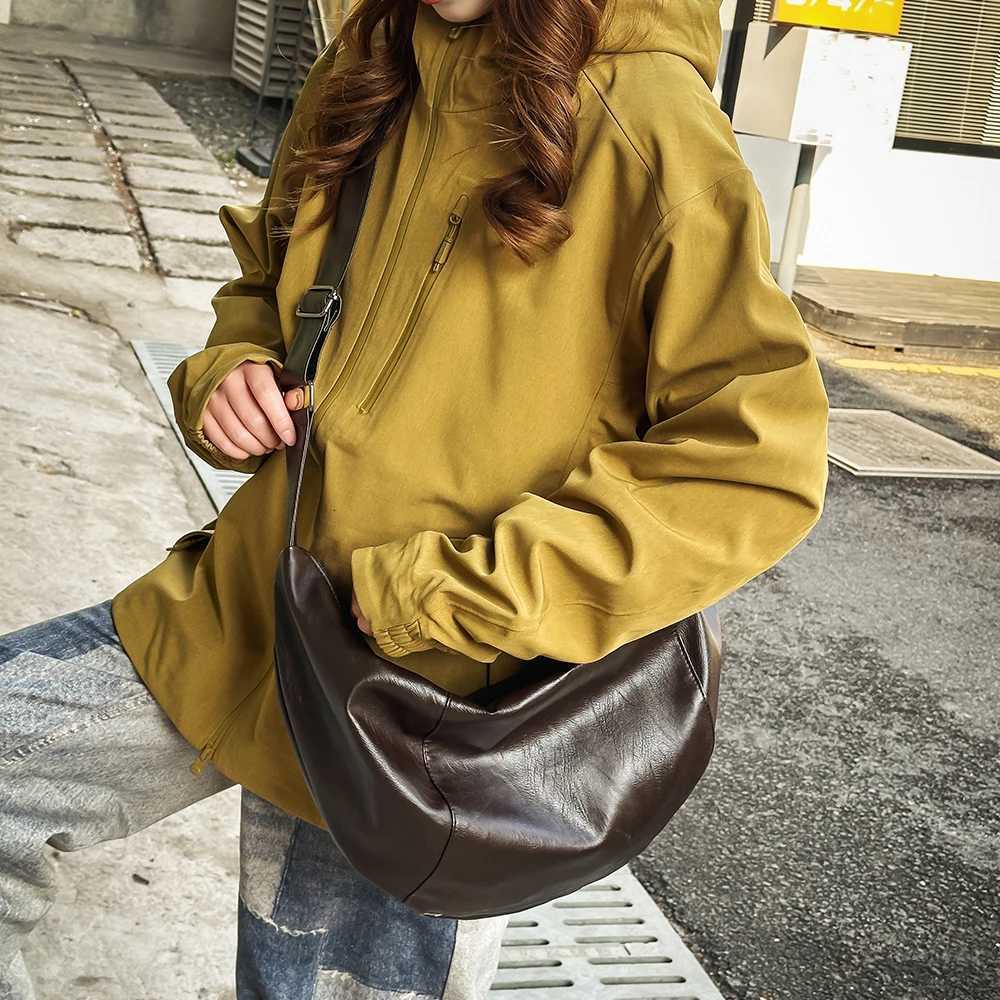 Mens Crossbody Bag Casual Versatile Fashionable Large Capacity Waist Bag Simple Lightweight Outdoor Sports Backpack C260327