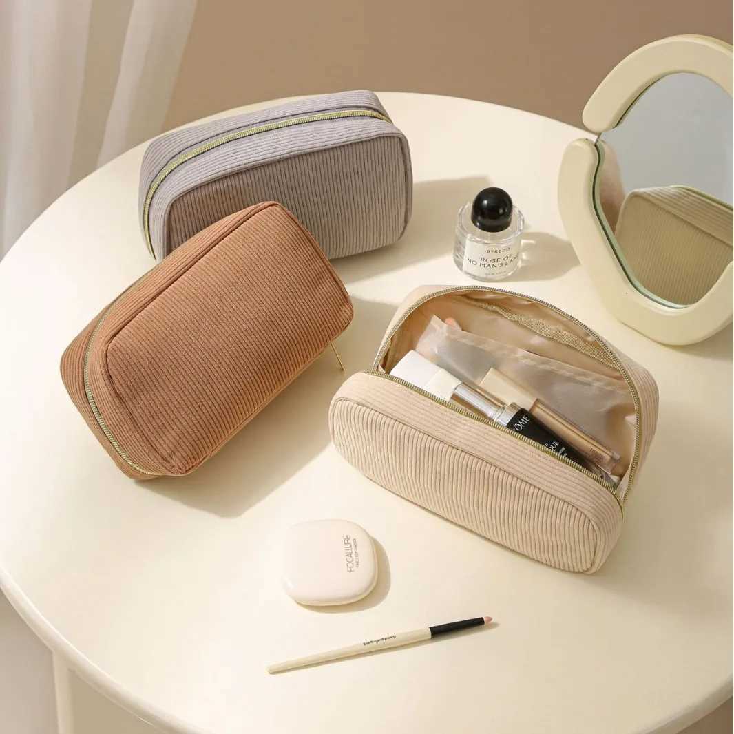 New minimalist corduroy makeup bag hand in hand large capacity travel cosmetics storage bag makeup bag for women D260328