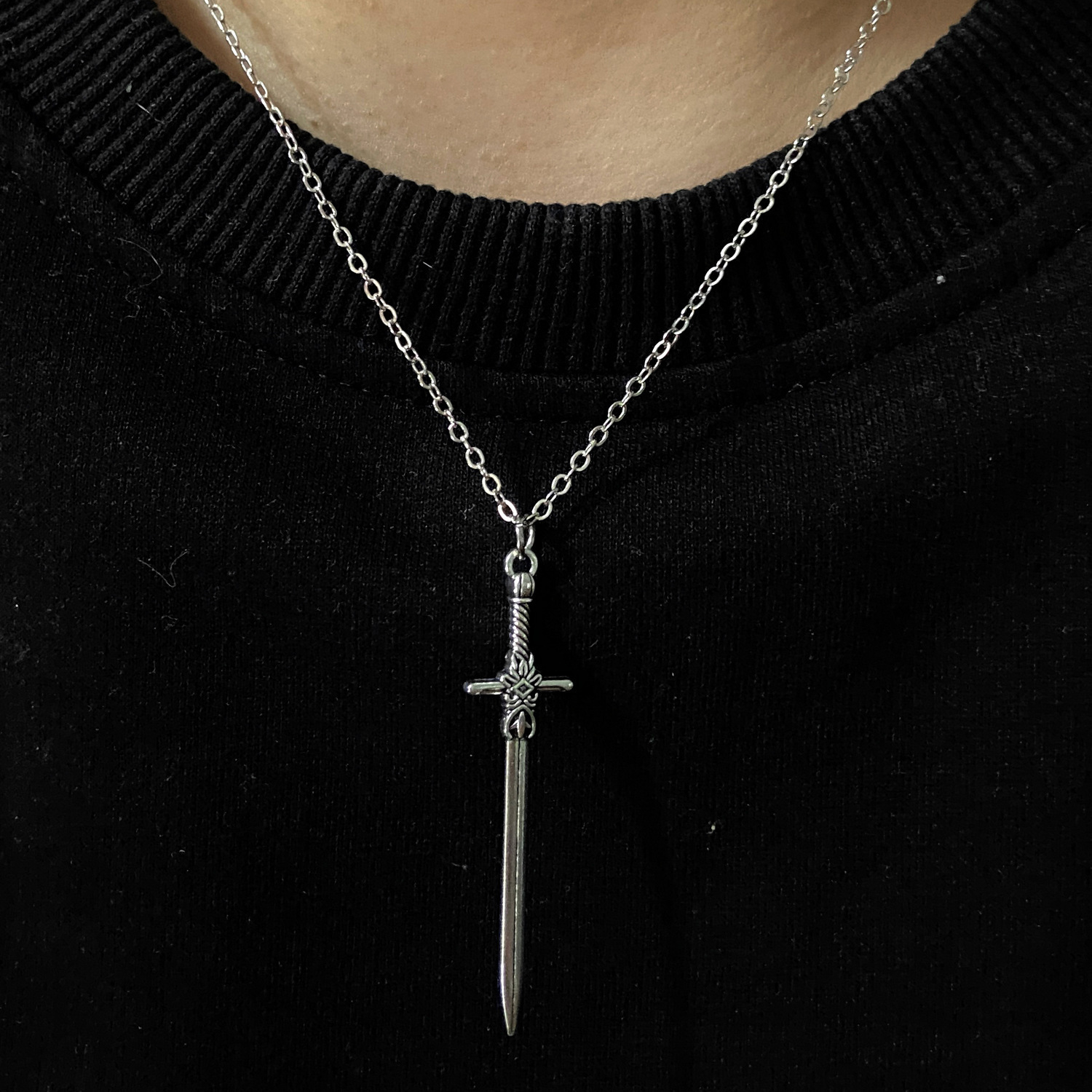 Free Shipping Cross Sword Necklace Men Simple Personality Creative Hip Hop Punk Clavicle Chain For Women Accessories Jewelry Wholesale