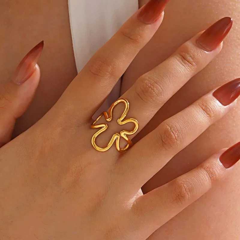 Stainless Steel Gold Color Hollow Flower Open Ring for Women Fashion Adjustable Geometric Lines Finger Ring Party Jewelry Gifts H260328