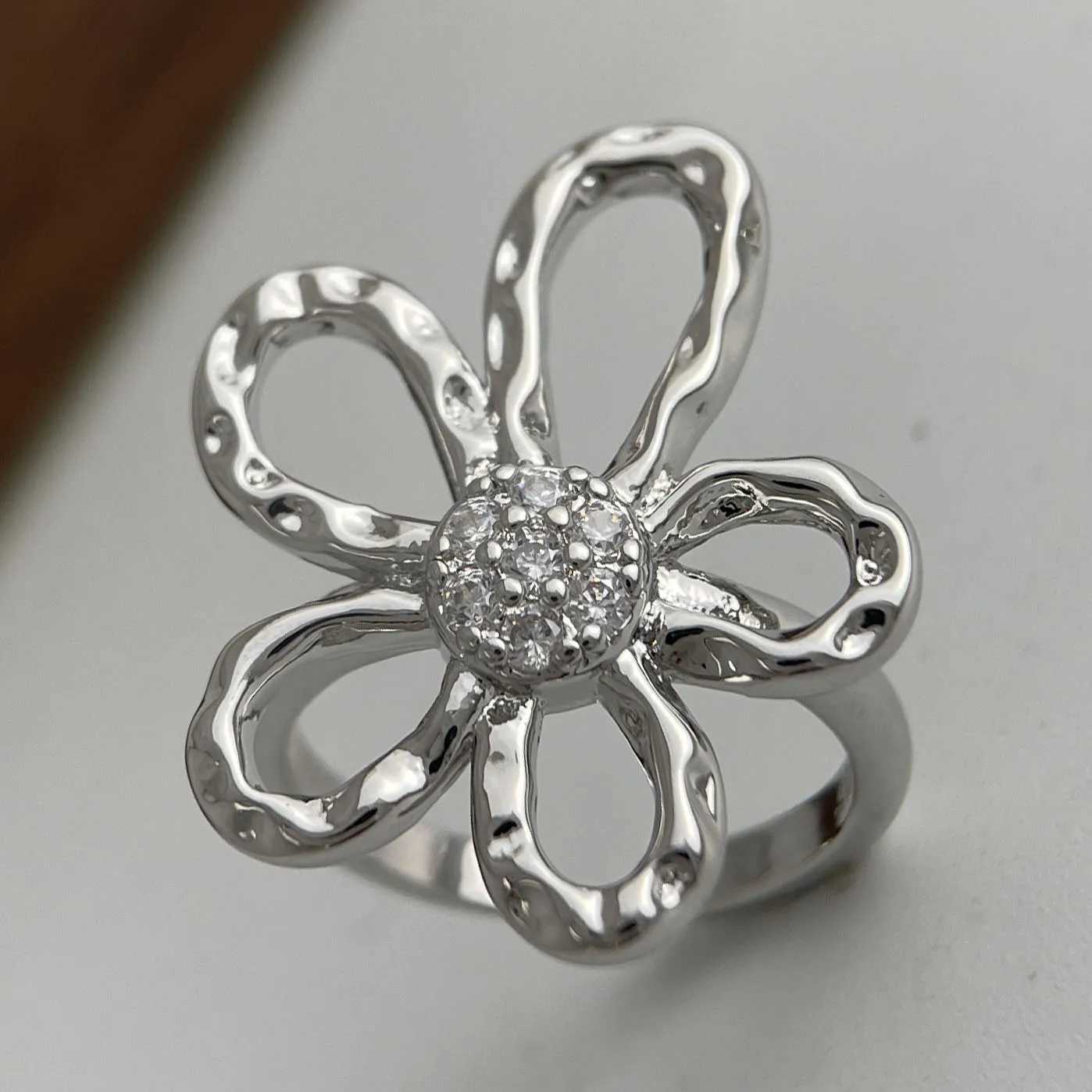 925 Sterling Silver Finger Rings for Women Big Flower Couple Minimalist Ring Party Jewelry Gift Prevent Allergy H260328