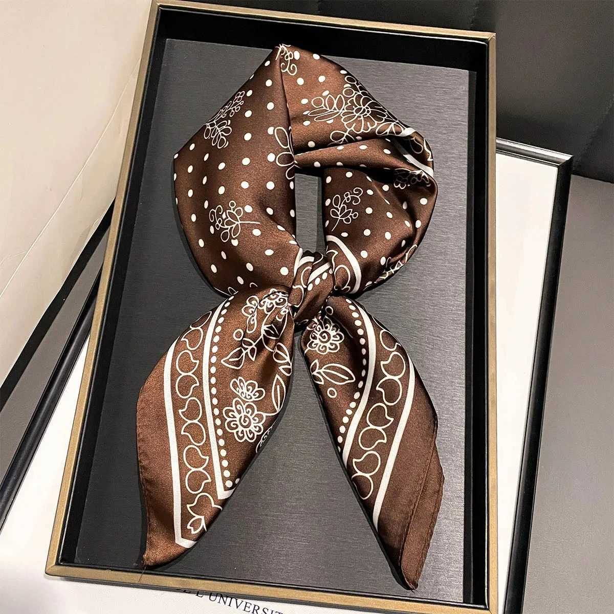 2026 New Paisley Print Silk Square Scarfs for Wen Decorate scarf Neck Tie Kerchief Lady Hijab Fem Wraps Soft Scarf X260328
