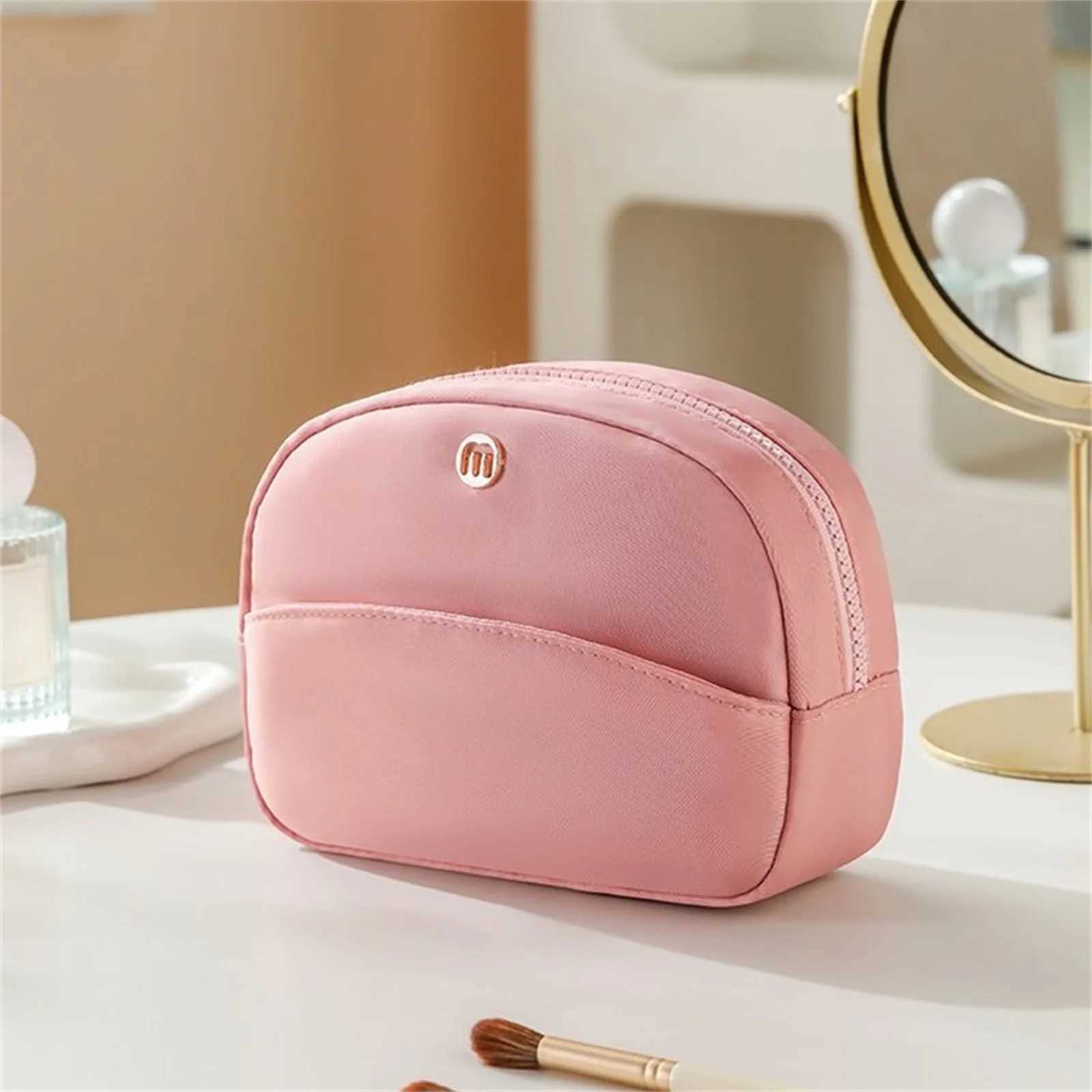 Makeup Bag Zipper Closure Stylish Shell Shaped Solid Toiletry Bag for Travel Daily Life D260328