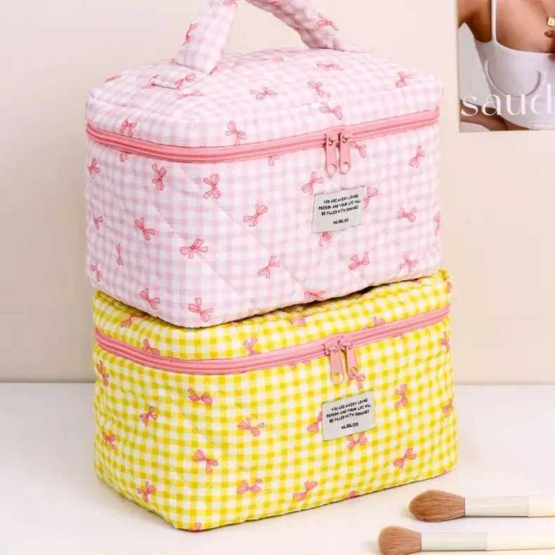 Korean quilted plaid bow cute cosmetic bag ins portable bucket bag girls underwear skin care product storage bag D260328