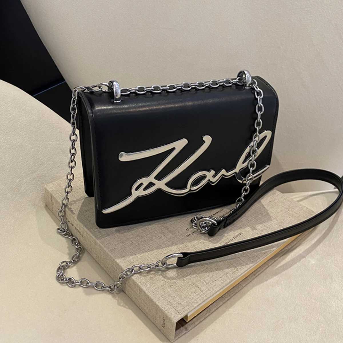 Solid-Color Crossbody Shoulder Bag - Fashionable Style Metal Letter ChainLink Strap Magnetic Button for Daily Use C260327