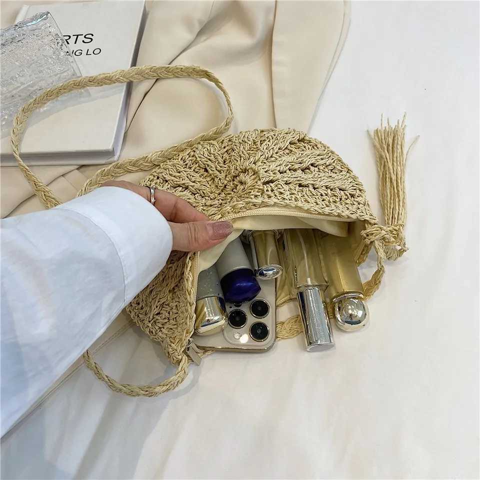 Fashion Semicircle Straw Woven Shoulder Crossbody Bag Travel Small Handbag Ladies Summer Handmade Rattan Tassel Design Beach Bag C260327