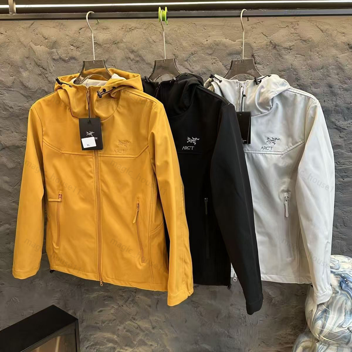 Arcterwxlys Jacket Mens Hoodie Windbreaker Puffer 2026 Designer Jacket Zipper Sweatshirt Waterproof Mens Designer Clothes Three-Layers Versatile Jacket