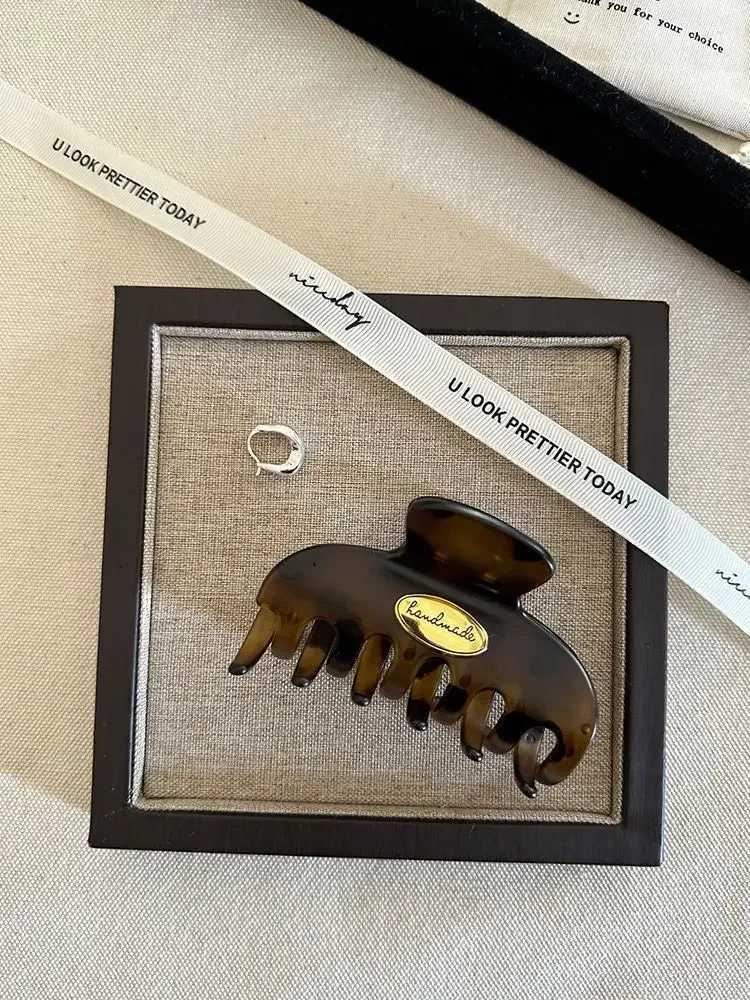 Retro Gold Color Letter Acrylic Hair Claws Clips for Women Hair Clip Trendy Cross Hairpin Korea Hair Accessories Girls Head Wear H260328