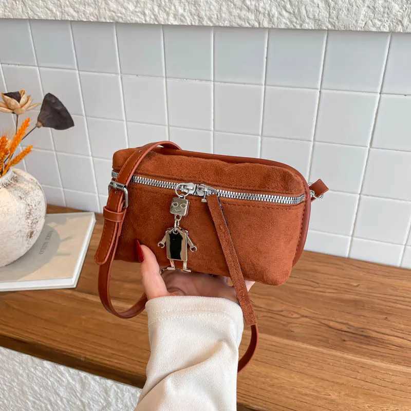 New Fashion Matte Crossbody Bag Fow Women Retro Small Square Shoulder Bag Versatile Faux Suede Solid Zipper Crossbody Bag Female C260327