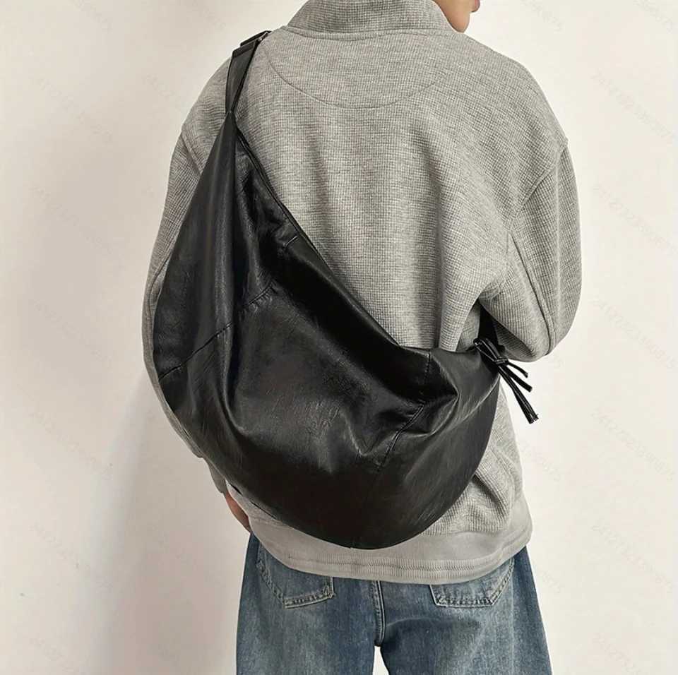 Mens Crossbody Bag Casual Versatile Fashionable Large Capacity Waist Bag Simple Lightweight Outdoor Sports Backpack C260327