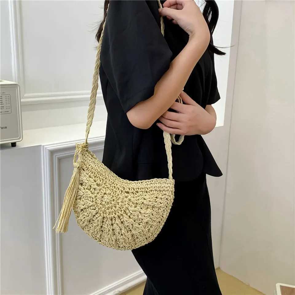 Fashion Semicircle Straw Woven Shoulder Crossbody Bag Travel Small Handbag Ladies Summer Handmade Rattan Tassel Design Beach Bag C260327