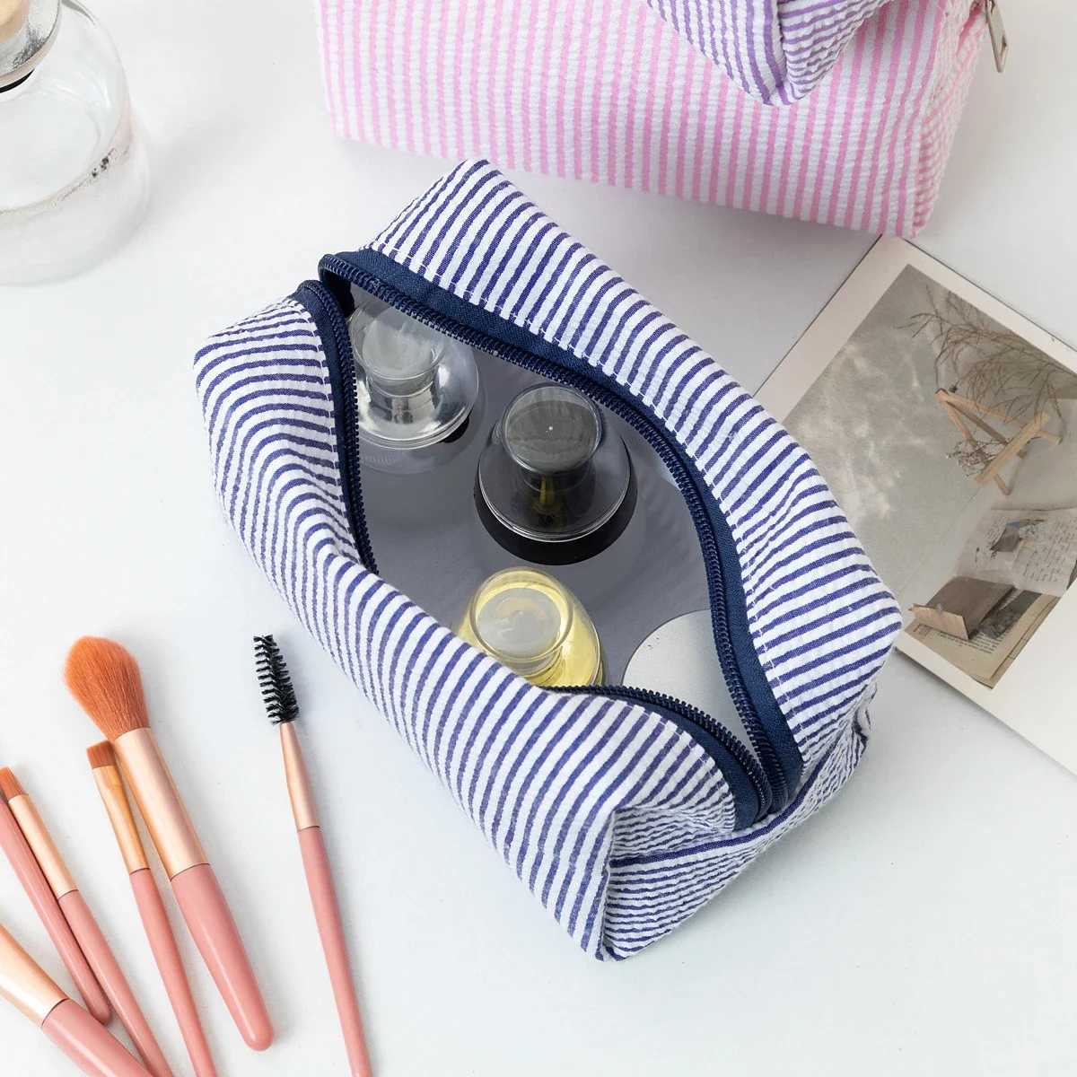 Striped Makeup Bags for Women Pink Purple Cosmetic Organizer Zipper Pouch Travel Storage Bag D260328