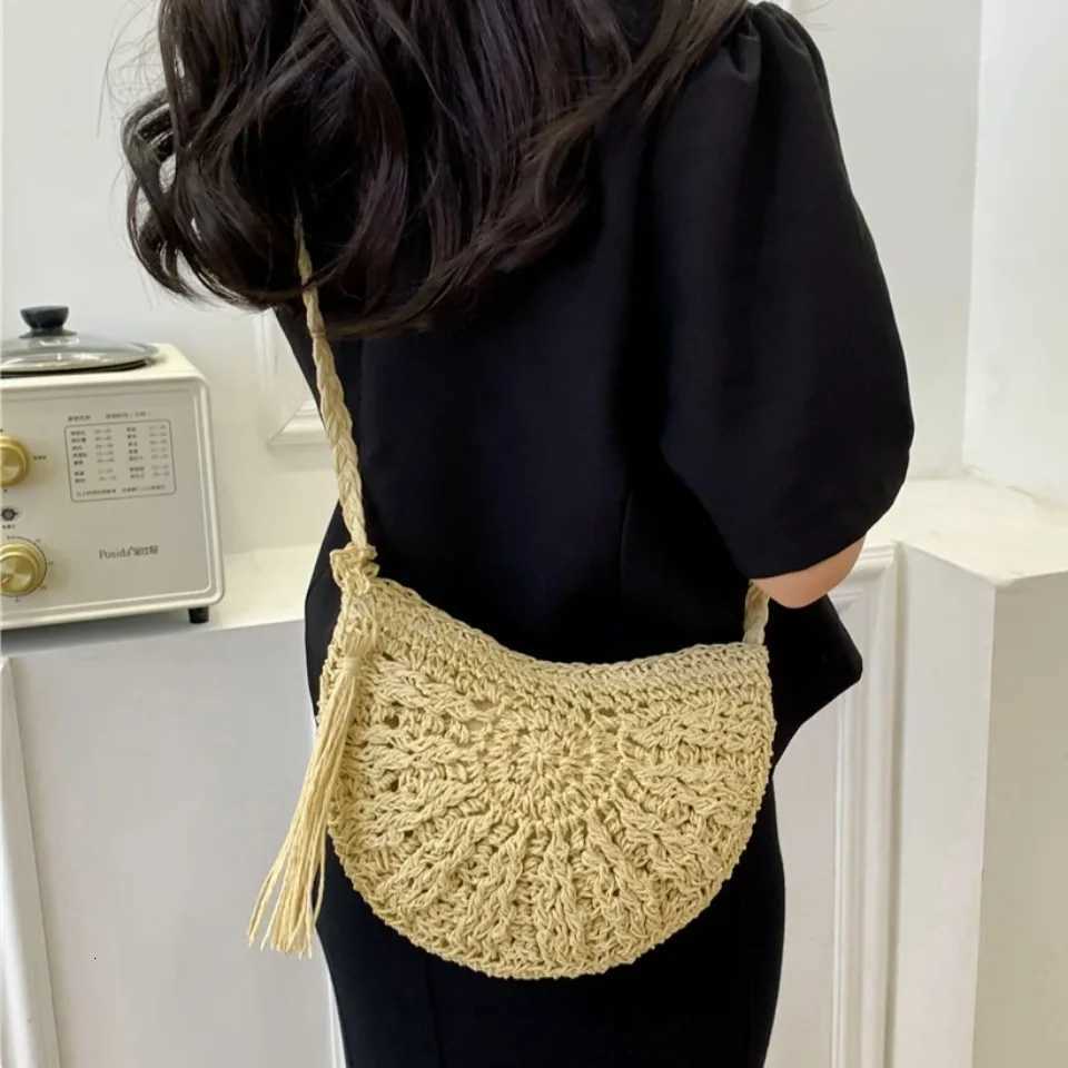Fashion Semicircle Straw Woven Shoulder Crossbody Bag Travel Small Handbag Ladies Summer Handmade Rattan Tassel Design Beach Bag C260327