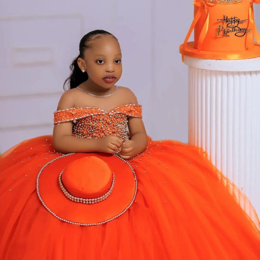 Gorgeous Orange Pageant Elegant Ball Gown Off Shoulder Crystals Beads Flower Girl Dresses for Wedding Party Birthday Formal Occasions M27