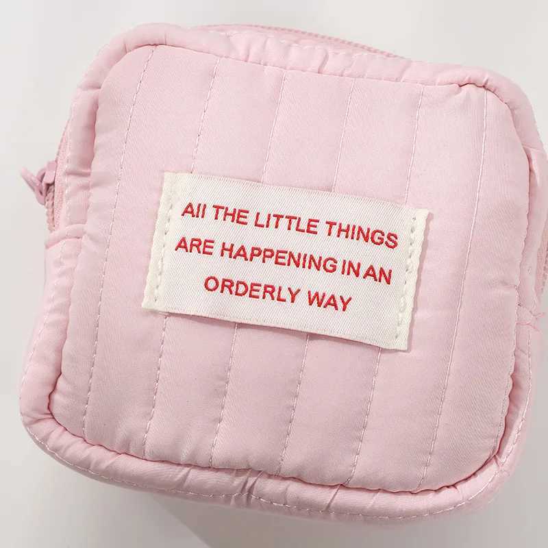 Cute Small Cosmetic Lipstick Tampon Data Cable Travel Portable Storage Bag Women Purse Handbags Pouch In Make Up Bags Organizer D260328