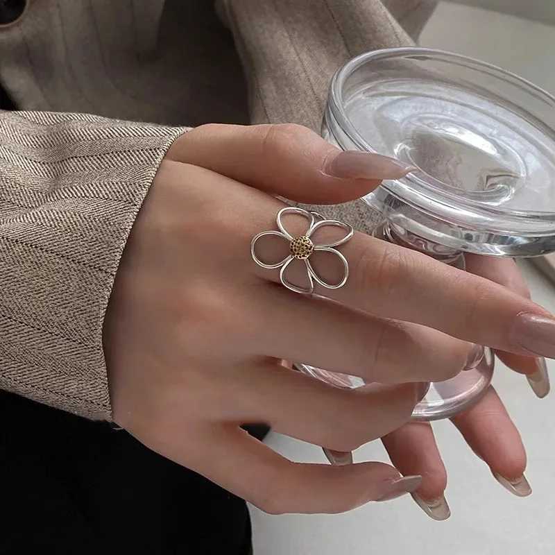 925 Sterling Silver Rings for Women Couple Minimalist Handmade Simple Big Flower Ring Party Jewelry Gift Prevent Allergy H260328