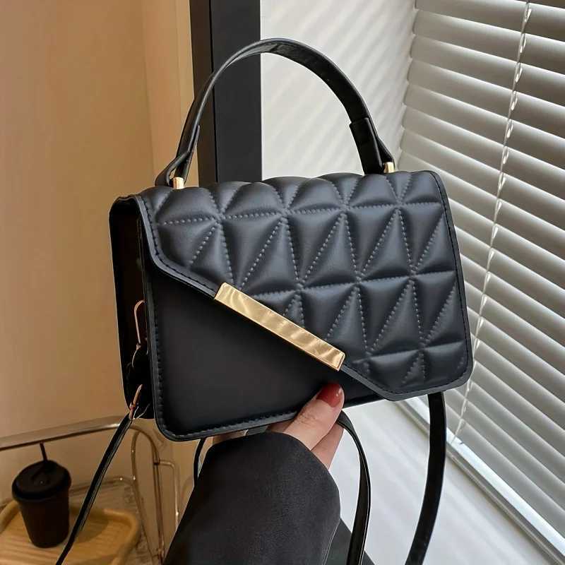 Fashionable and compact diamond stitched design handbag simple and fashionable solid color handbag multifunctional Ins crossb C260327