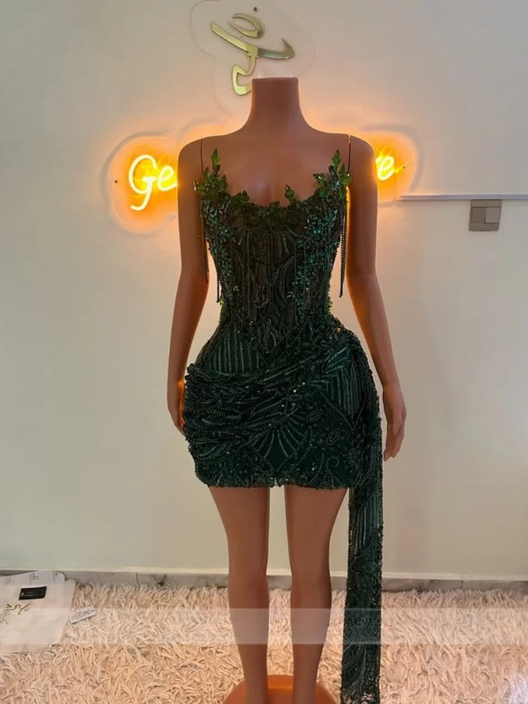 Luxury Short Red Prom 2026 Beading Gems Birthday Diamonds Cocktail Senior Homecoming Party Gowns Customized Evening Dress Lux M27