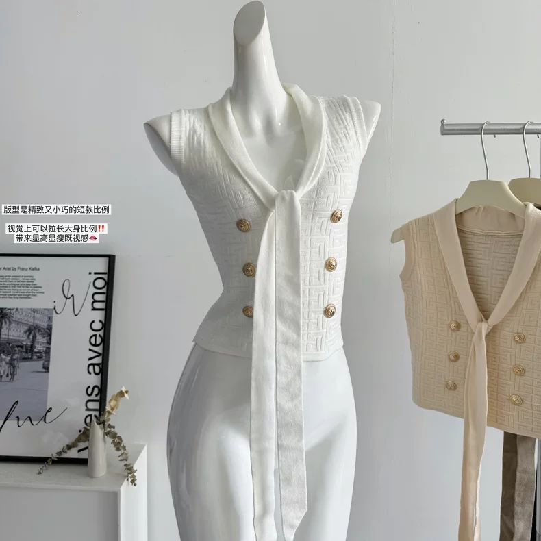 Luxury Brand Designer Clothes White V-Neck Halter Neck Sleeveless T-Shirt For Women, 2026 New Summer Korean Style, Unique And Beautiful Top